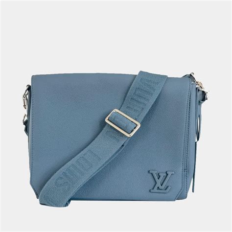 Louis Vuitton take off messenger